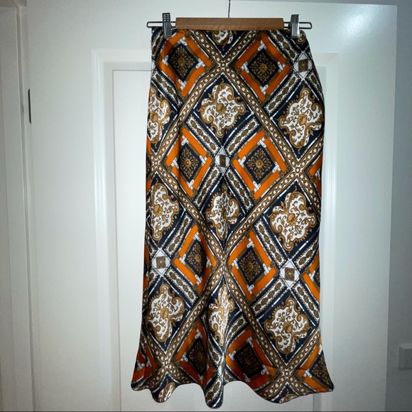 GLASSONS Pattern Satin Slip Skirt - Picture 5 of 5